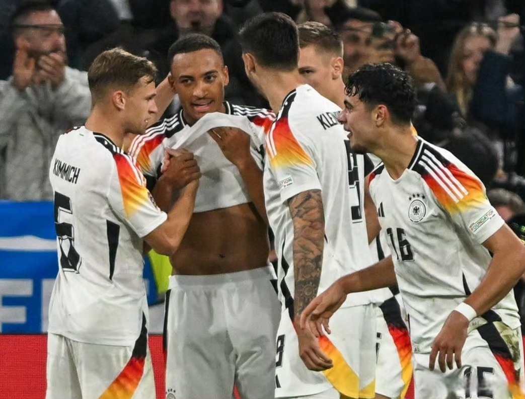 宝威体育官网入口-意甲豪门蓝黑军团淘汰对手，晋级欧洲舞台(国米前瞻蓝黑冲击意甲7连胜 小魔兽延续)