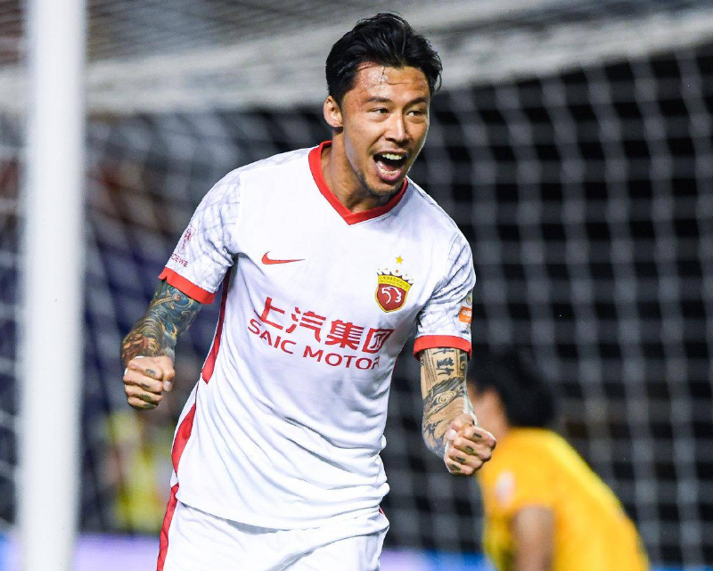 宝威体育bvty登录注册最新网址-上海队领先位置稳固，底气十足状态火爆(上海队球员名单图片)